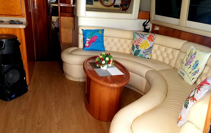 Motorboot Gulf Craft 48 ft in Dubai Harbour te huur in Dubai