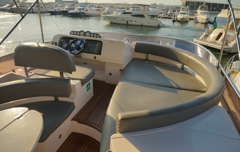 Jasmine Integrity 55 pied Bateau à moteur à Dubai Harbour à louer à Dubai