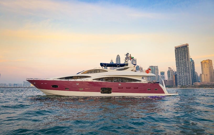 Motorboot Sky Walker Kona 110 ft in Dubai Harbour te huur in Dubai