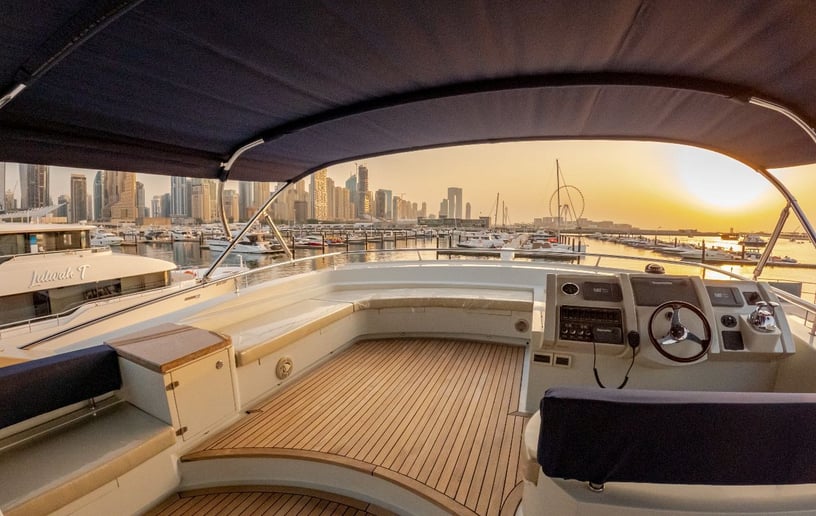 Motorboot Sky Walker Kona 110 ft in Dubai Harbour te huur in Dubai