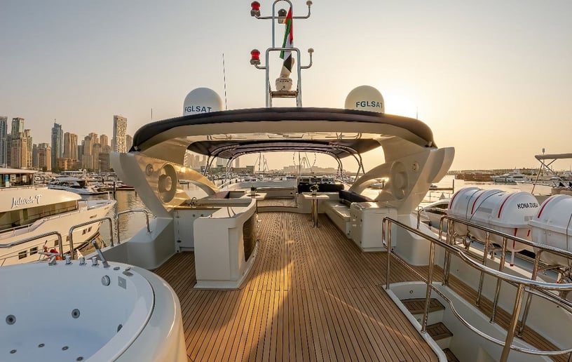 Motorboot Sky Walker Kona 110 ft in Dubai Harbour te huur in Dubai