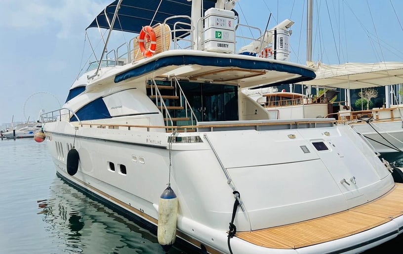 Fairline Liberty 80 piede Barca a motore a Dubai Harbour in affitto a Dubai