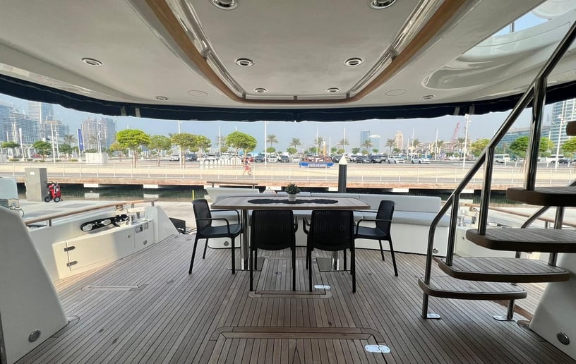 Motorboot Fairline Liberty 80 ft in Dubai Harbour te huur in Dubai