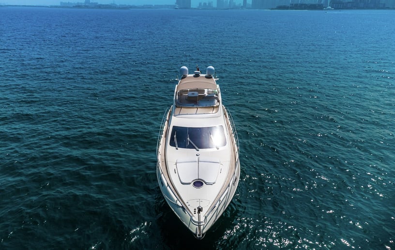 Motorboot Azimut Lucky Star 62 ft in Dubai Harbour te huur in Dubai