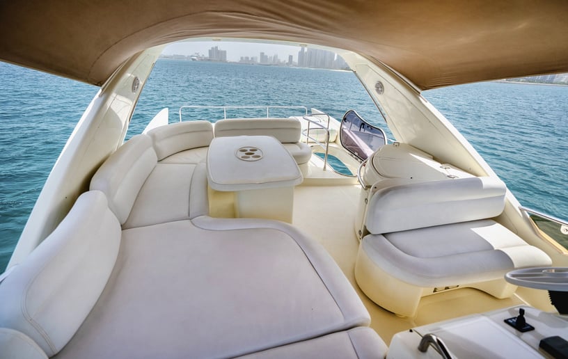 Motorboot Azimut Lucky Star 62 ft in Dubai Harbour te huur in Dubai