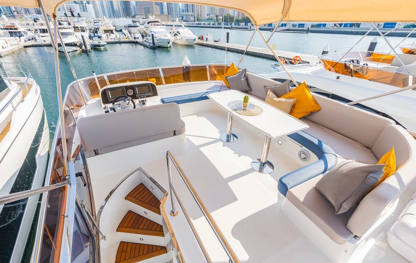 Motorboot Sky Walker Kio 52 ft in Dubai Harbour te huur in Dubai