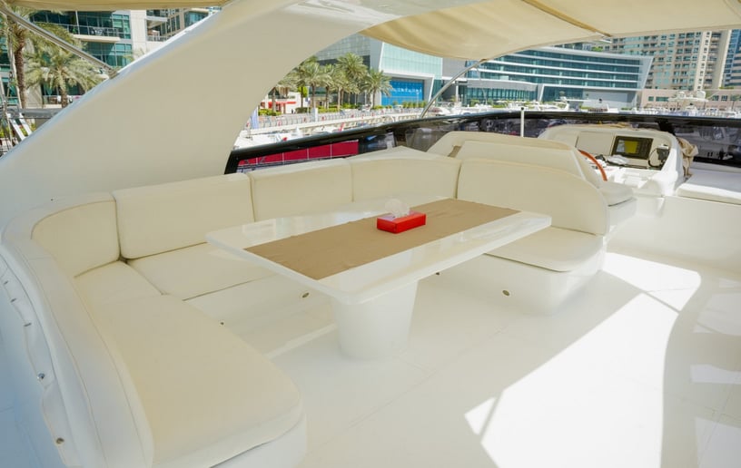 Maiora X12 82 Fuß Motorboot in Dubai Marina  zur Miete in Dubai