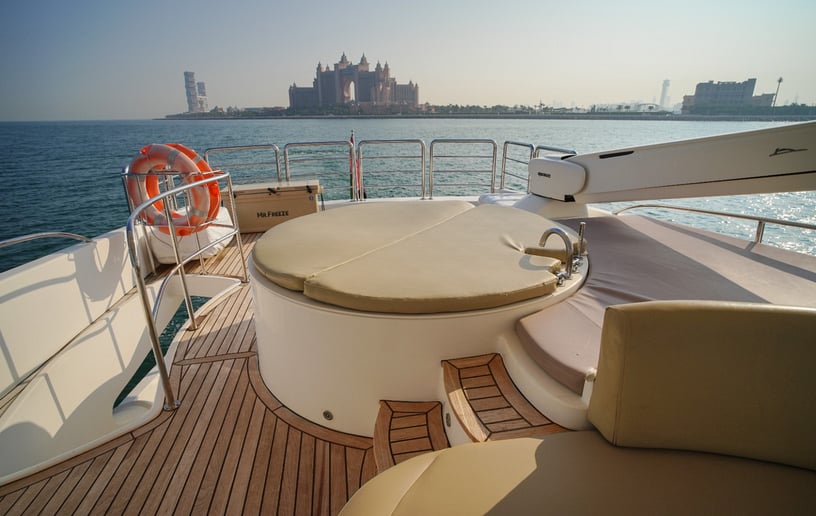 Motorboot Majesty with Jacuzzi 88 ft in Dubai Harbour te huur in Dubai