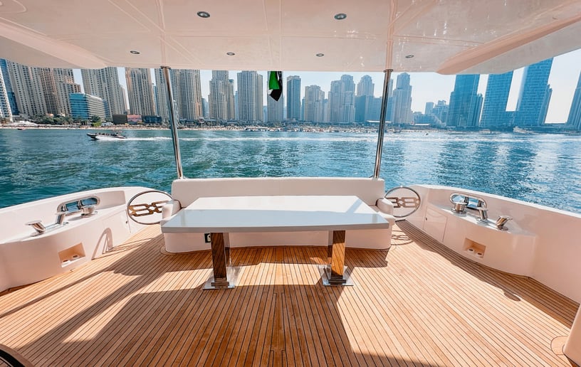 Majesty X34 88 Fuß Motorboot in Dubai Marina  zur Miete in Dubai