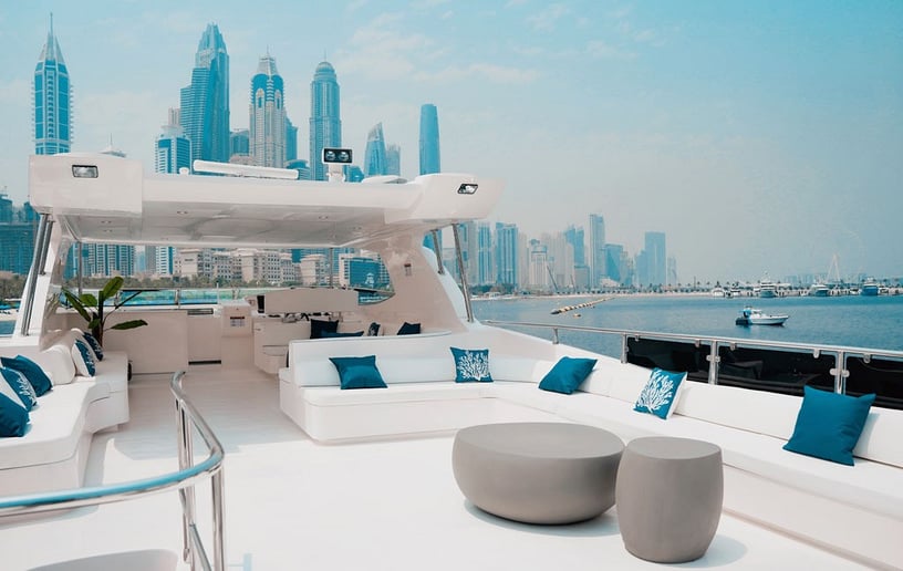 Majesty X35 110 Fuß Motorboot in Dubai Marina  zur Miete in Dubai