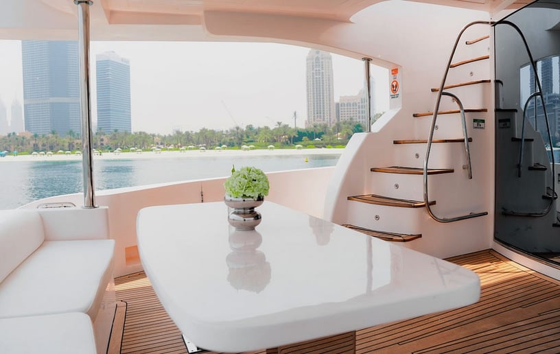 Motorboot Majesty X35 110 ft in Dubai Marina te huur in Dubai