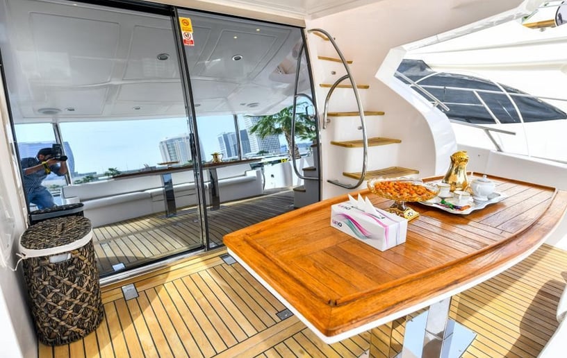 Motorboot Majesty 66 ft in Dubai Marina te huur in Dubai