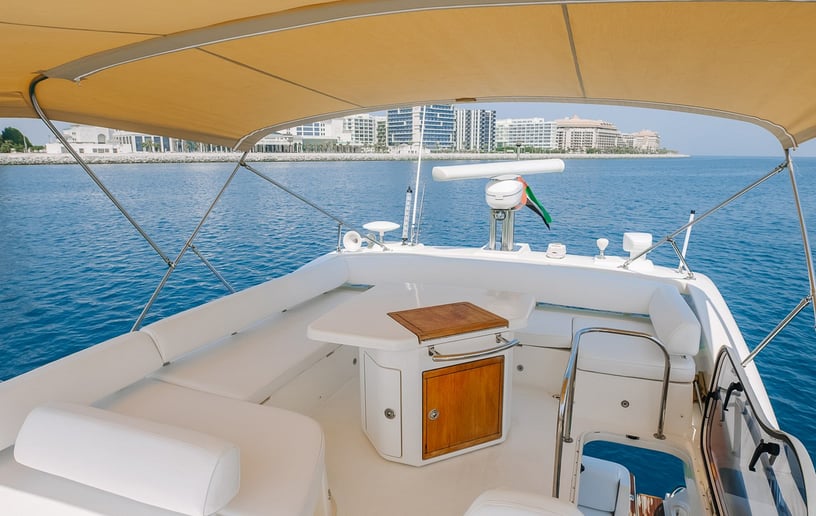 Motorboot Azimut No Regrets 48 ft in Dubai Harbour te huur in Dubai