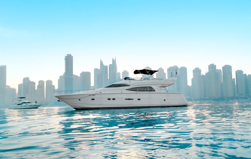 Nuvari Luna 68 pied Bateau à moteur à Dubai Harbour à louer à Dubai