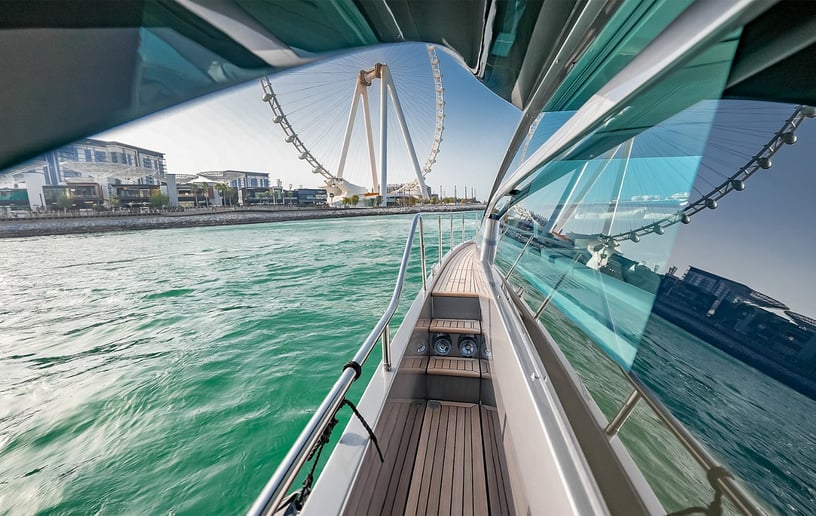 Pershing 5X Shark Grey 52 Fuß Motorboot in Dubai Harbour  zur Miete in Dubai