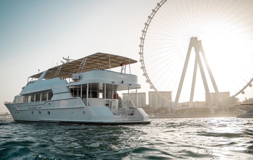 إيجار Hatteras Poseidon 118 قدم زورق قوي فيDubai Harbour في دبي