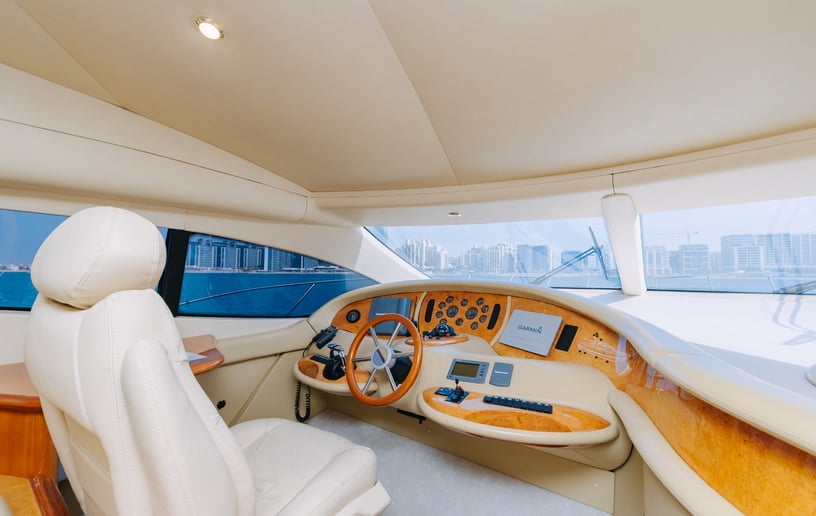 Motorboot Azimut Princess 68 ft in Dubai Harbour te huur in Dubai 8