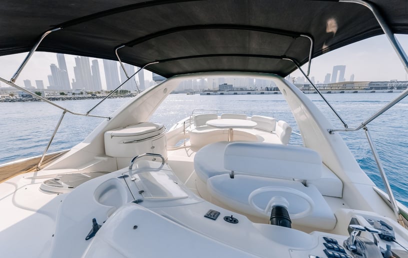 Motorboot Azimut Princess 68 ft in Dubai Harbour te huur in Dubai 5