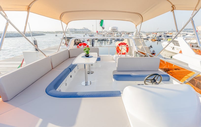 Motorboot Sky Walker Rio 52 ft in Dubai Harbour te huur in Dubai