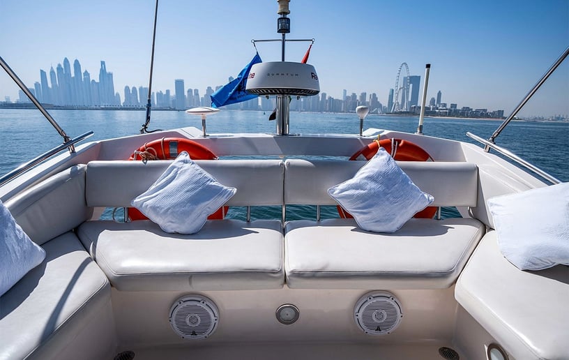 Majesty Sea Senora 48 pie Barco de motor en Dubai Harbour para alquiler en Dubai