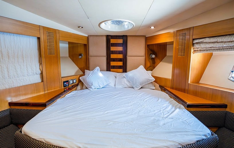 Motorboot Majesty Sea Senora 48 ft in Dubai Harbour te huur in Dubai