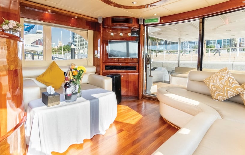 Motorboot Majesty Silver Creek 61 ft in Dubai Harbour te huur in Dubai