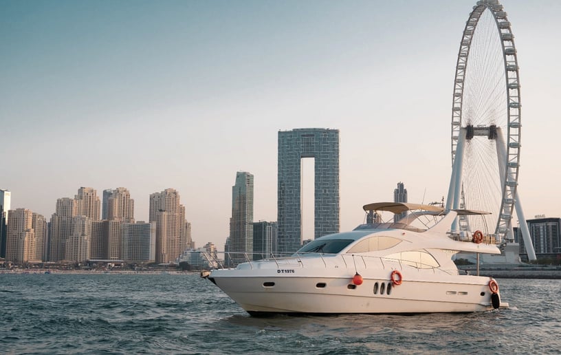 Majesty Silver Creek 61 Fuß Motorboot in Dubai Harbour  zur Miete in Dubai