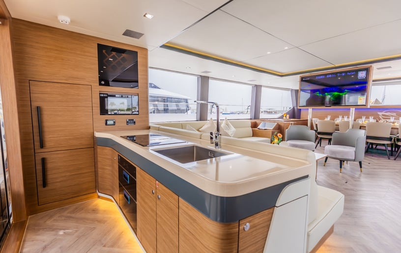 Sky Walker Aquila 60 футов Катамаран в Dubai Harbour для аренды в Дубай