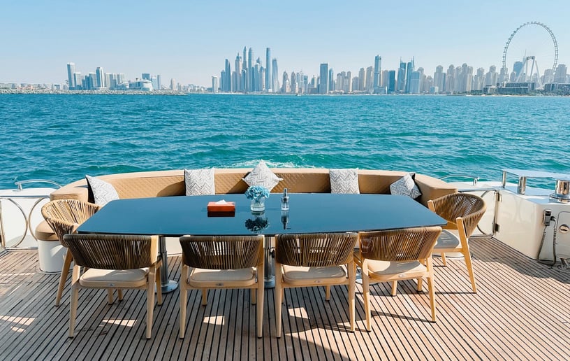 Stardom A1 140 Fuß Motorboot in Dubai Harbour  zur Miete in Dubai