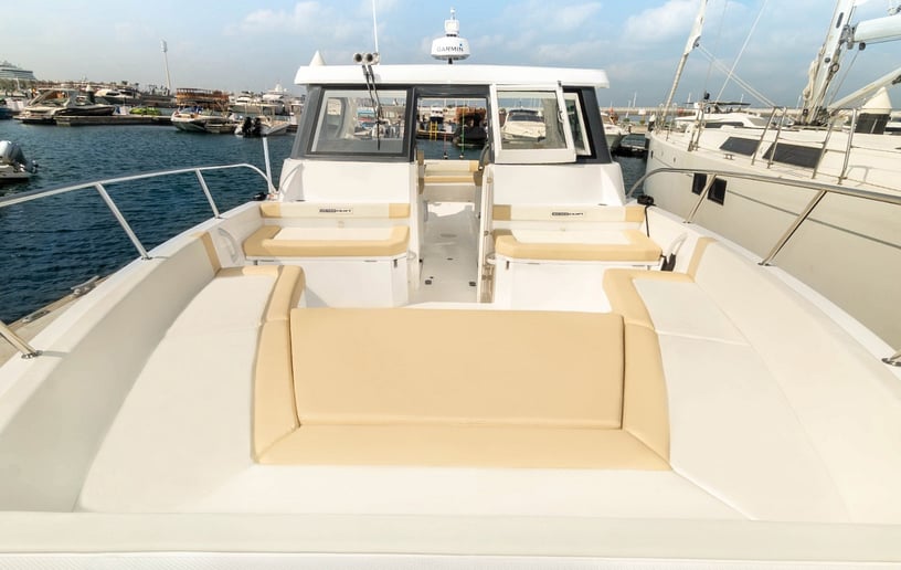 Silver Craft Storm 36 Fuß Motorboot in Dubai Harbour  zur Miete in Dubai