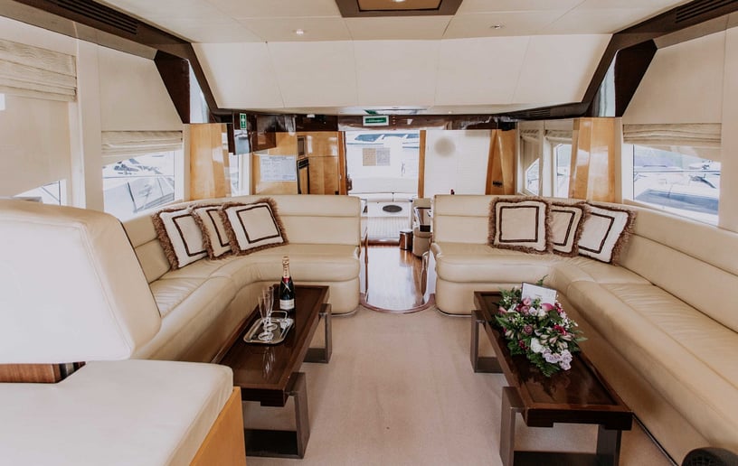 Motorboot Majesty Vassia 56 ft in Dubai Marina te huur in Dubai