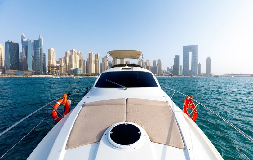 Motorboot Numarine Veronika 55 ft in Dubai Harbour te huur in Dubai 1