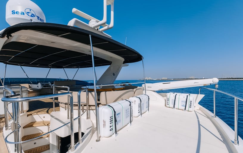 Motorboot Azimut Viktoria 75 ft in Dubai Harbour te huur in Dubai 2