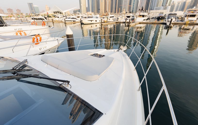 Motorboot Sky Walker Gib 52 ft in Dubai Harbour te huur in Dubai