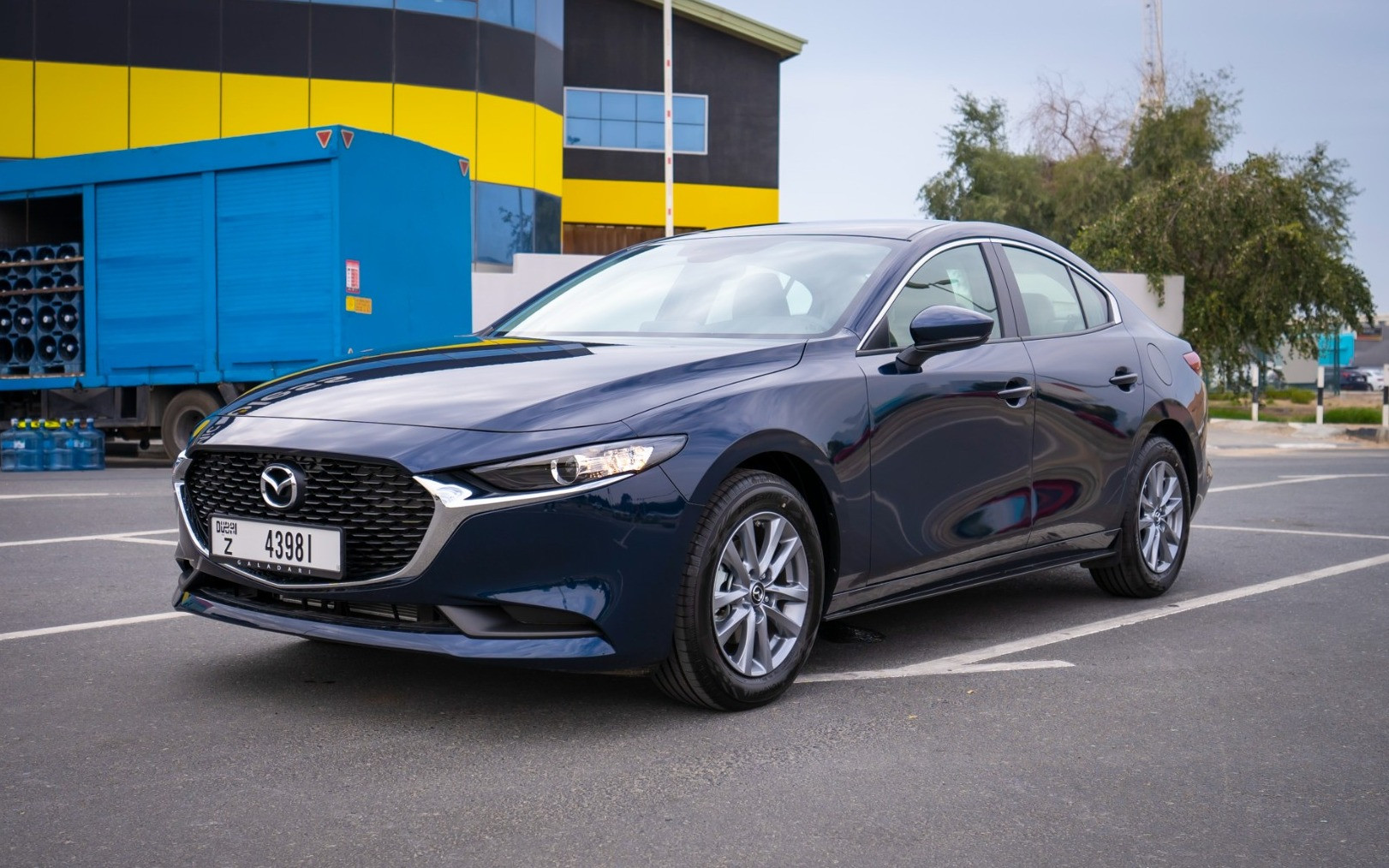 Mazda 3 (Глубоко-синяя жемчужина), 2024 ID-05765, в аренду в Рас-эль-Хайме  - Renty.ae