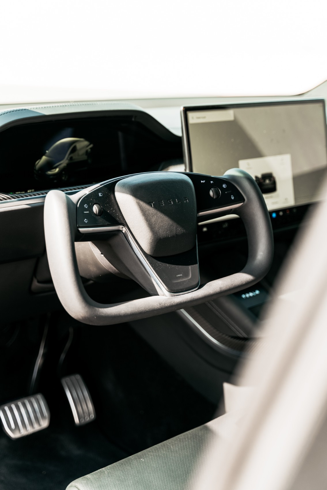 Miete Tesla Model X Schwarz 2022, Bester Preis in Sharjah