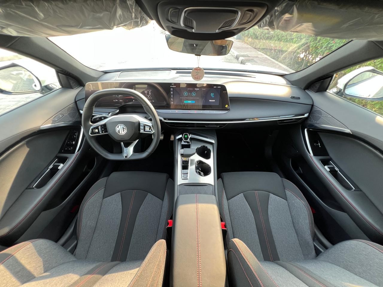 Rent a MG 7 (Green), 2025 ID-06191, in Dubai - Renty.ae
