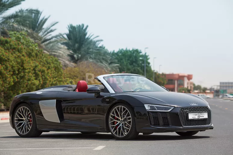 Dubai'de kiralık Audi R8 V10 Spyder (Siyah), 2018