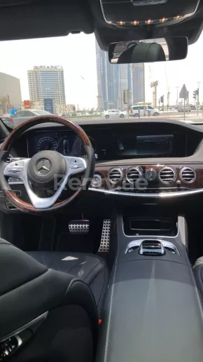 Mercedes S560 (Blanc), 2018 &agrave; louer &agrave; Duba&iuml;