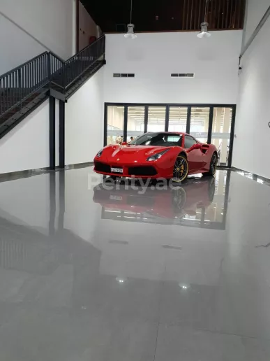 Dubai'de kiralık Ferrari 488 Spider (Kırmızı), 2019