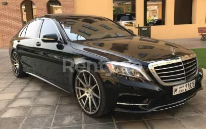 Mercedes S550 (Черный), 2015 для аренды в Дубай