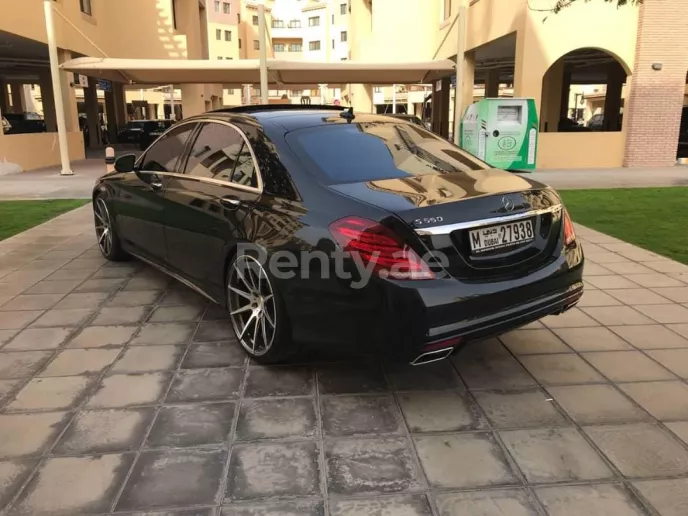 إيجار مرسيدس S550 (أسود), 2015 في دبي