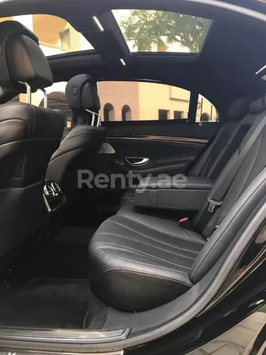 إيجار مرسيدس S550 (أسود), 2015 في دبي