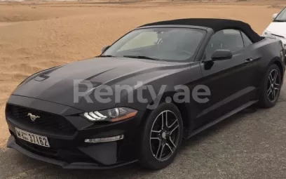 Ford Mustang Convertible (Черный), 2018 для аренды в Дубай