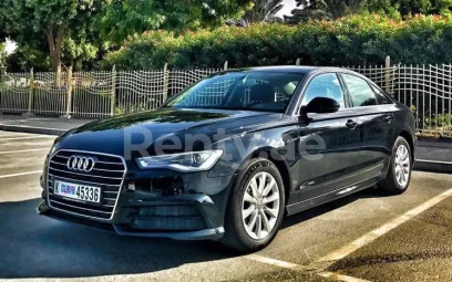 Audi A6 (Negro), 2017 para alquiler en Dub&aacute;i