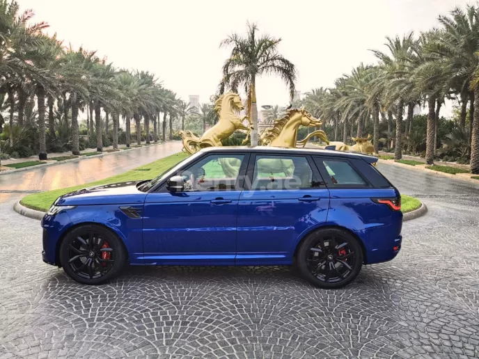 Dubai'de kiralık Range Rover Sport SVR (Mavi), 2020