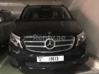 Mercedes Viano (Черный), 2019 для аренды в Дубай