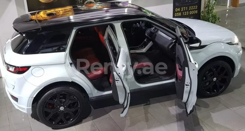 Range Rover Evoque (Wei&szlig;), 2017  zur Miete in Dubai