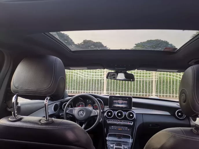 Mercedes C63 AMG specs (Noir), 2018 &agrave; louer &agrave; Duba&iuml;
