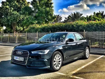 Audi A6 (Negro), 2018 para alquiler en Dub&aacute;i